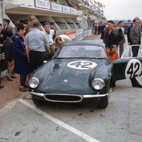 Changement de pilote aux essais du Mans 1959 sur la Lotus Elite N°42
